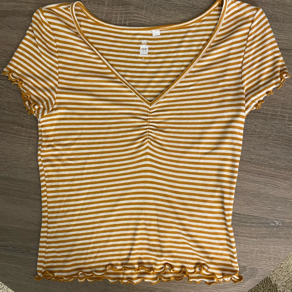 Women’s Yellow and White Striped Ruffled Short Sleeve in Size Small